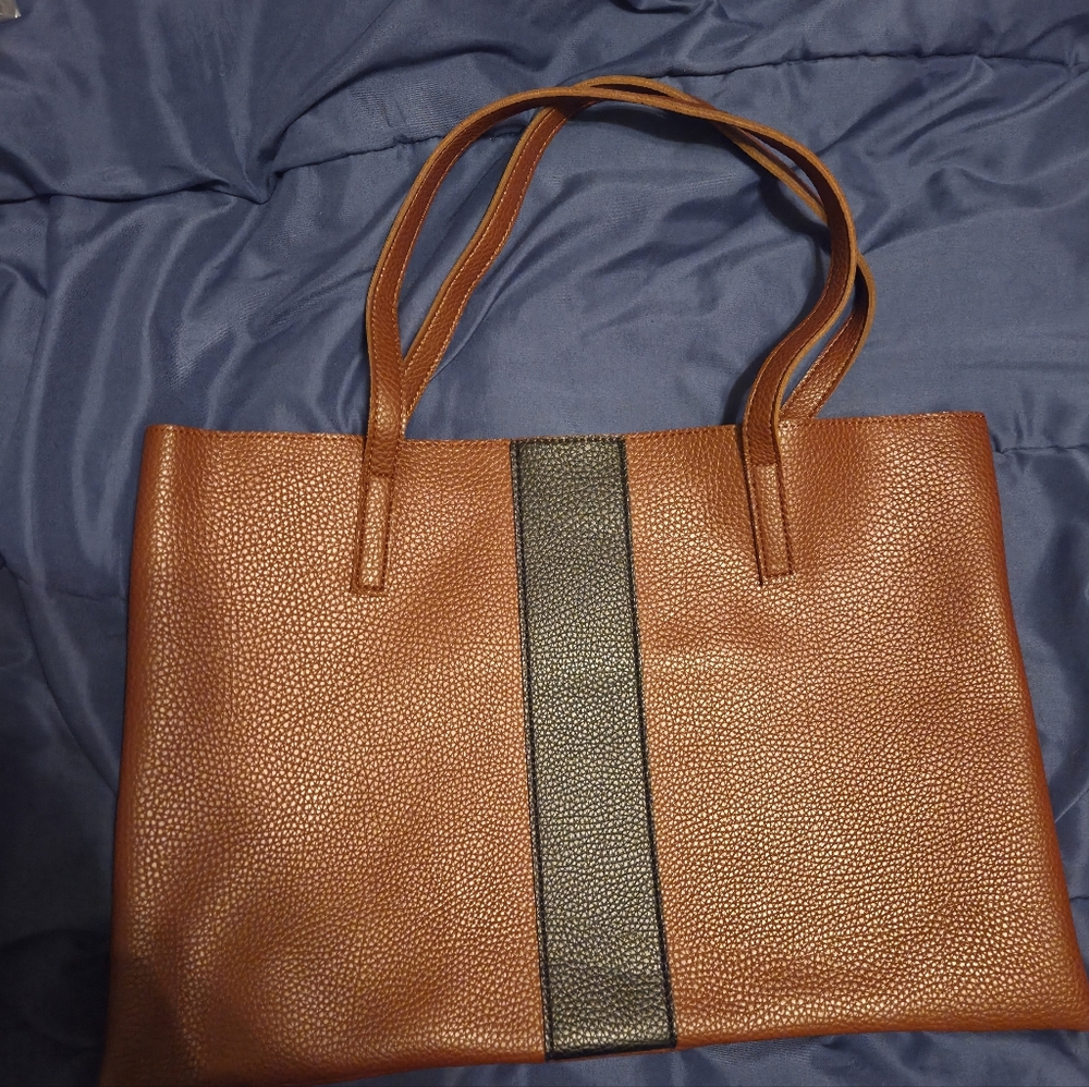 Vince Camuto Brown Pebbled Leather Tote w/ Black Stripe – Chic & Roomy!